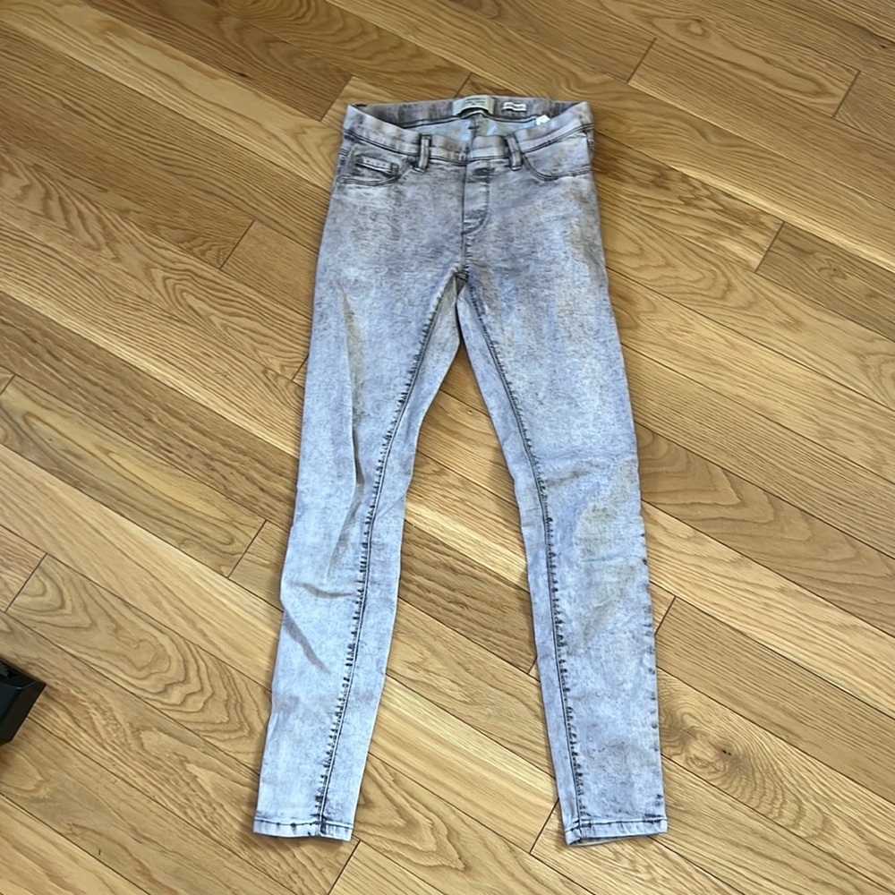size 4 grey wash jeggings